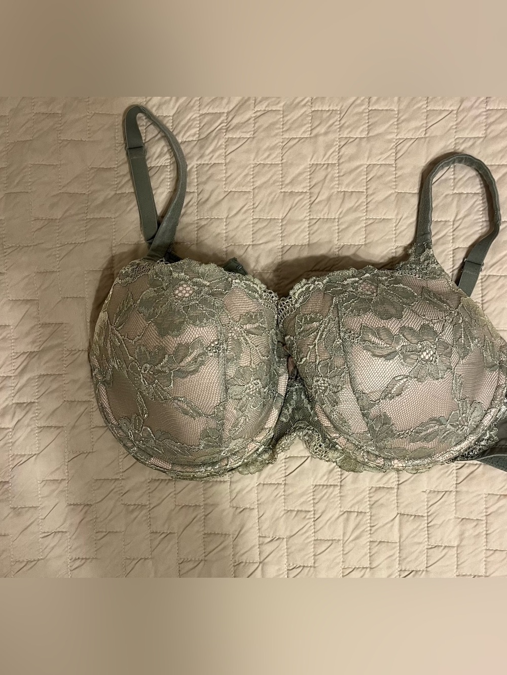 Victoria Secret Pink lace Underwire padded bra in Sage Green - Women's Intimates